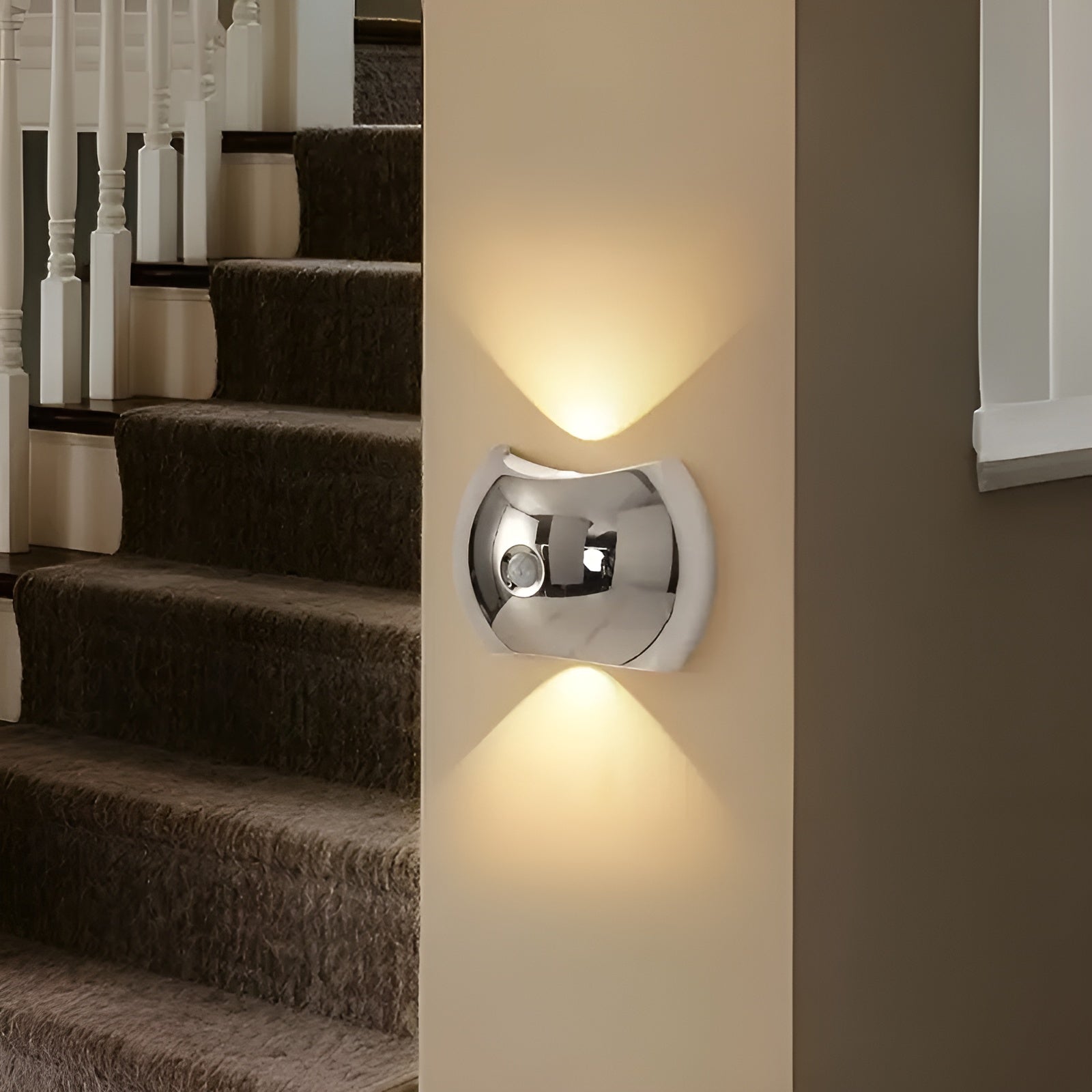 Wandleuchte mit Bewegungssensor – Kabellos & Magnetisch | USB-C | Oben-Unten-LED