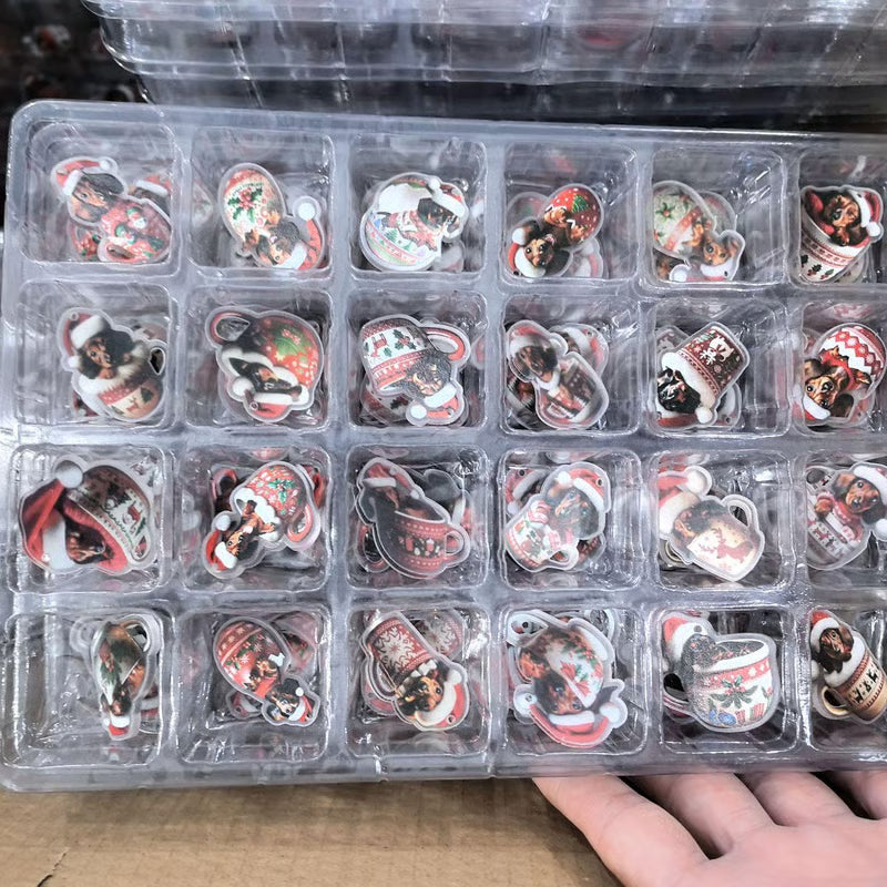 Weihnachts-Adventskalender mit 24 Dackel-Anhängern aus Acryl