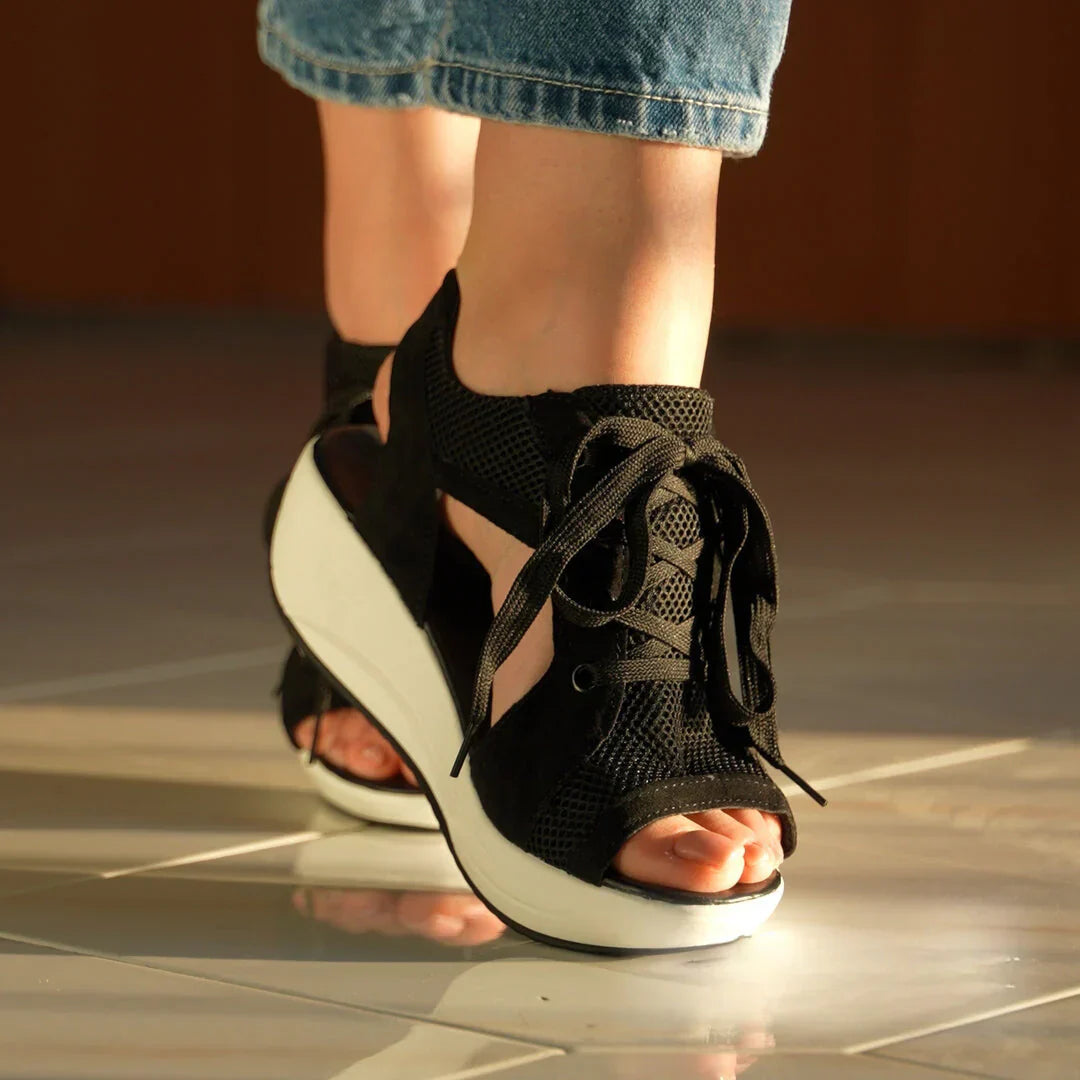 Women's sandals with laces – lightweight and breathable