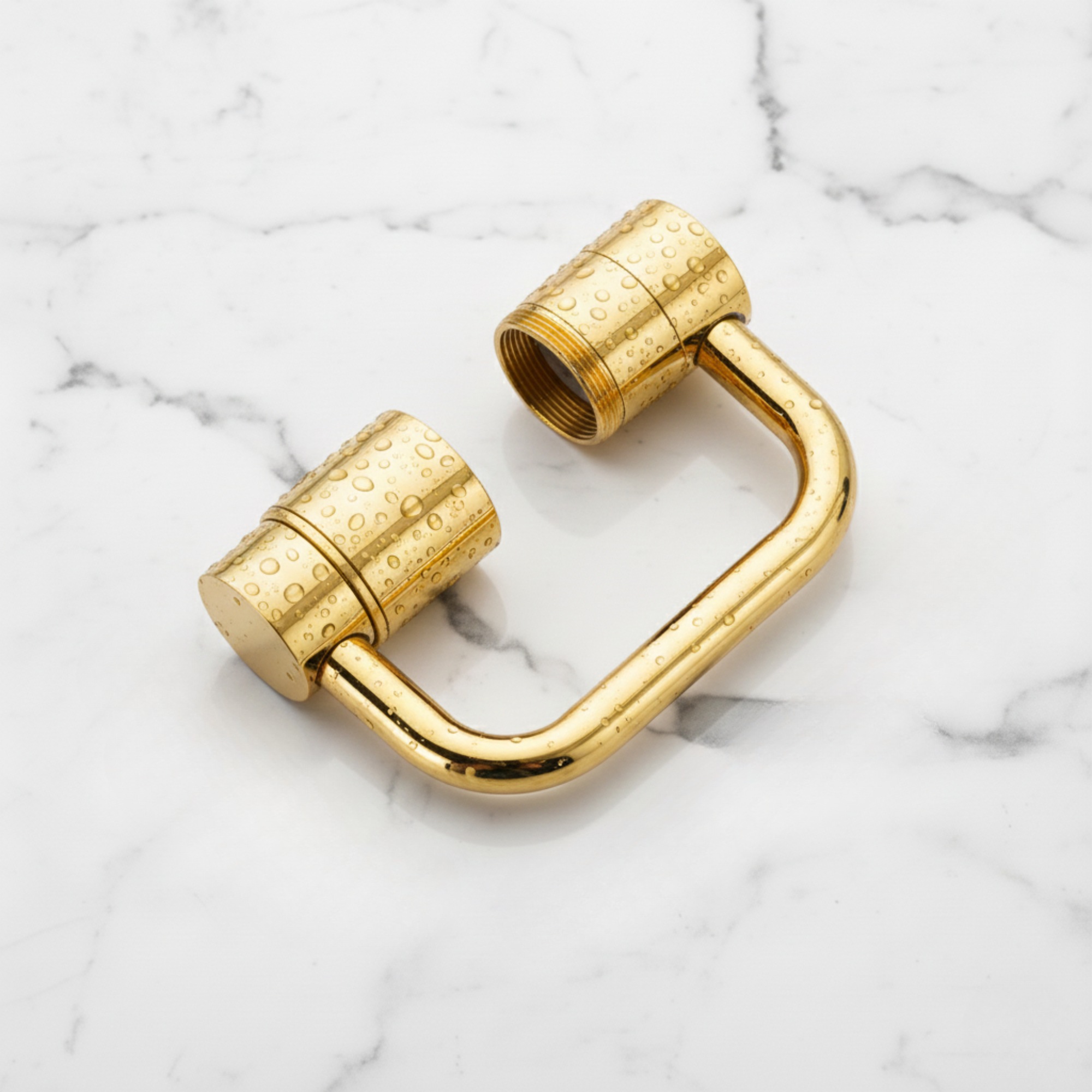 Faucet attachment with 1080° swivel function and 2 spray modes