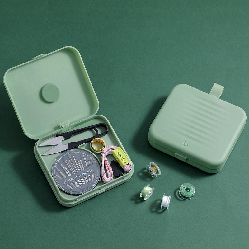 Magnetische Nähbox mit zwei Etagen für Spulen und Nähzubehör