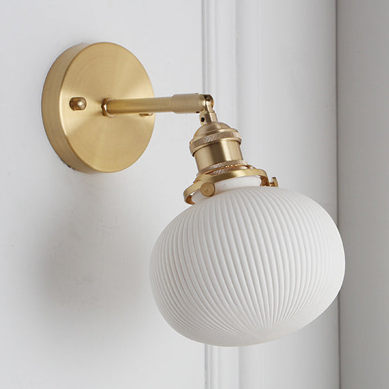 Wandlampe Messing mit geriffelte Glasschirm - Modern Industrial