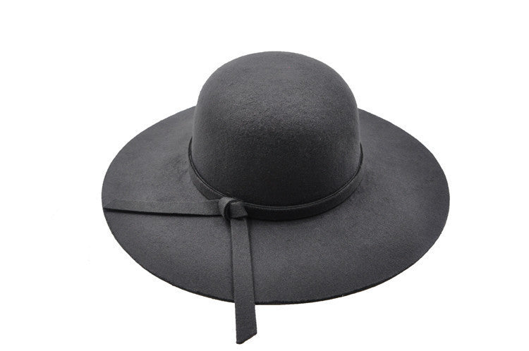 Women's fabric hat with wide brim – lightweight and breathable