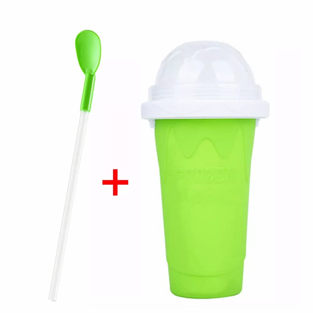 Slush maker cup with cooling core