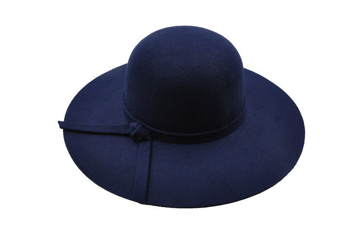 Women's fabric hat with wide brim – lightweight and breathable