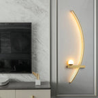 LED wall light with curved shape and integrated light modes