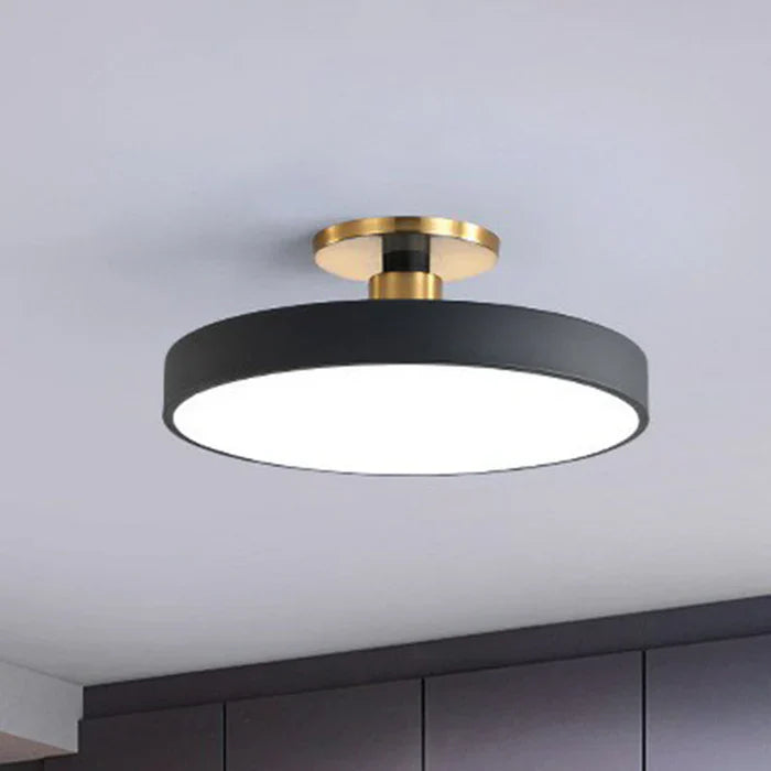 Runde LED-Deckenleuchte mit Messingfassung – Modern & Flach