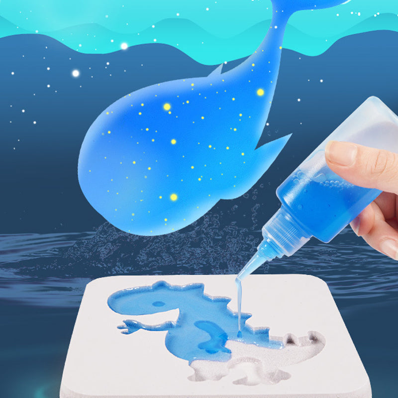 Water toy set for shaping figures with 12 colors