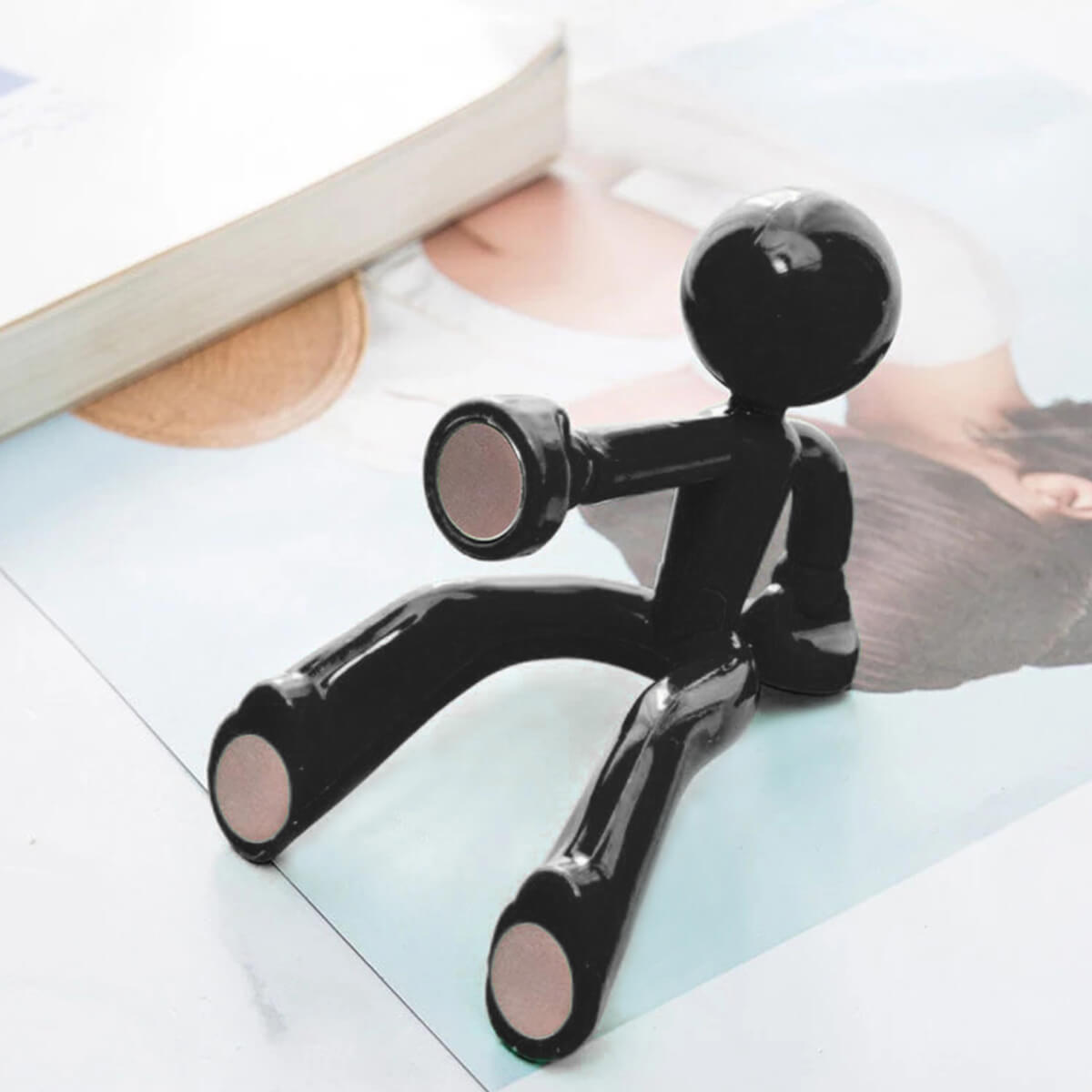 Magnetic Key Holder – Strong Magnet, Tool-Free Installation