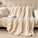 Fleece Kuscheldecke mit gerippter Struktur