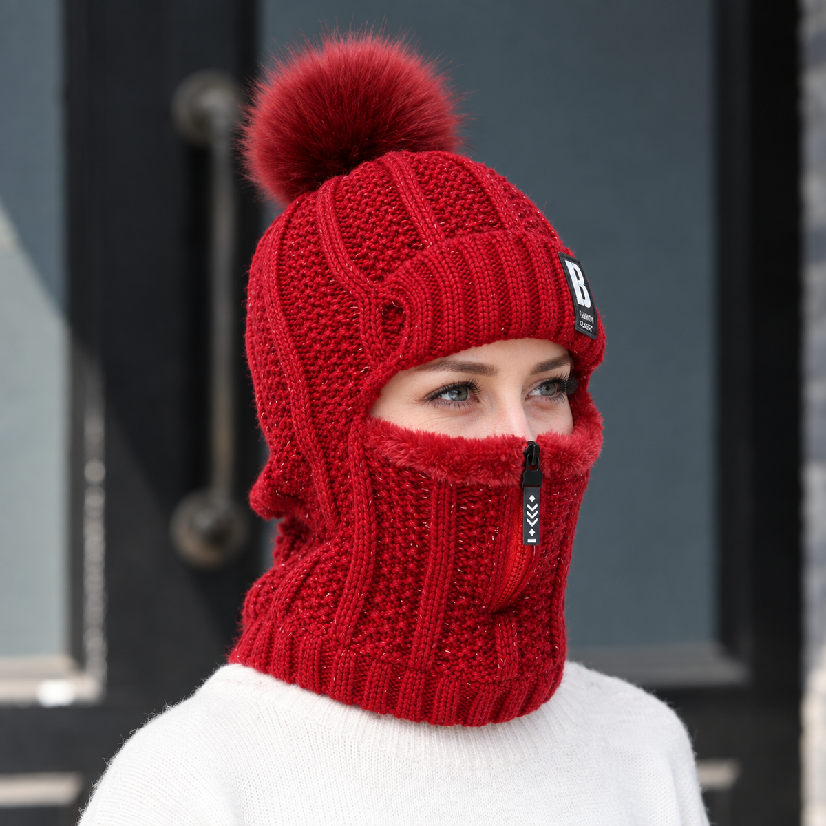 Knitted hat with scarf and fur pom-pom – Windproof for cold days