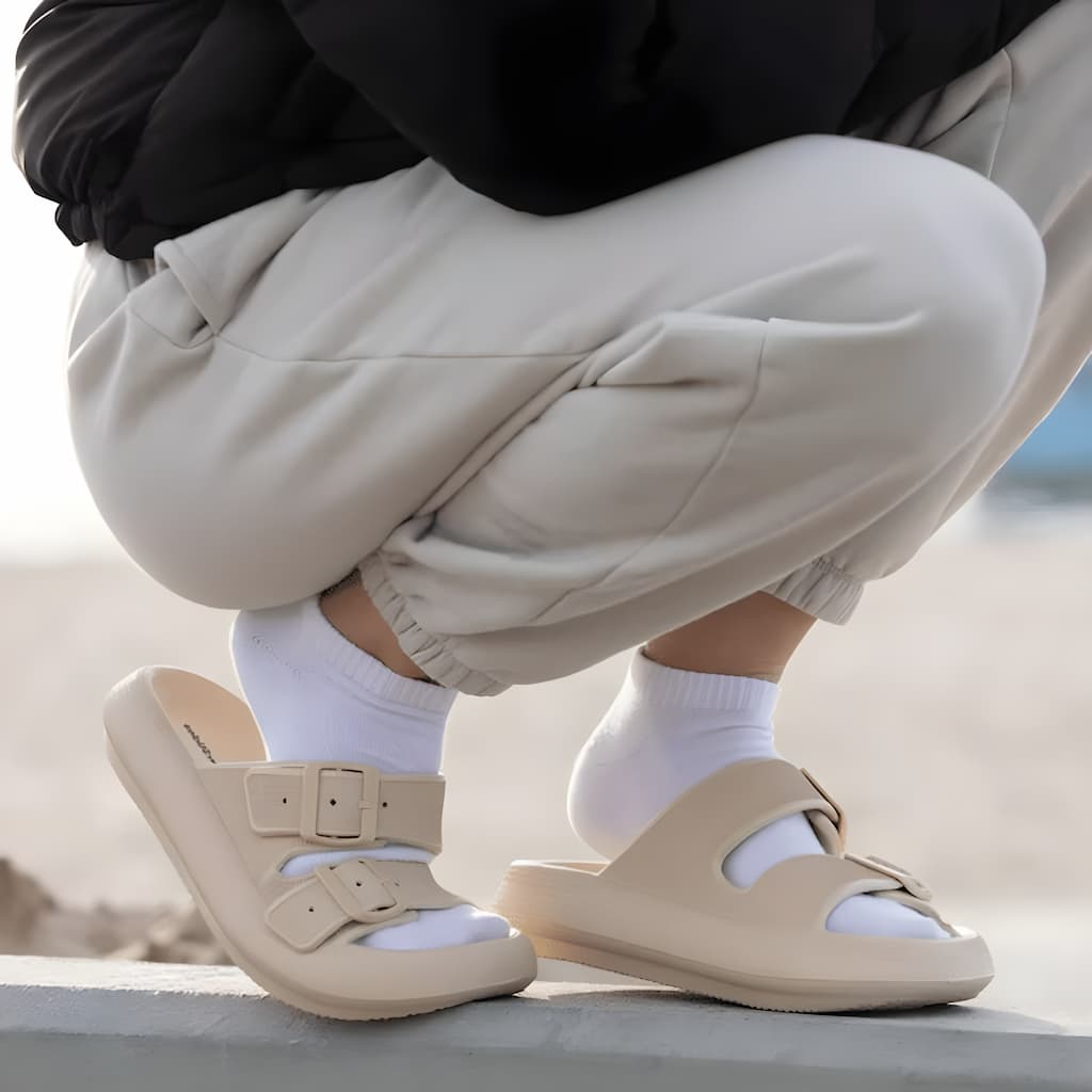 Sandals with EVA cushioning and ergonomic straps