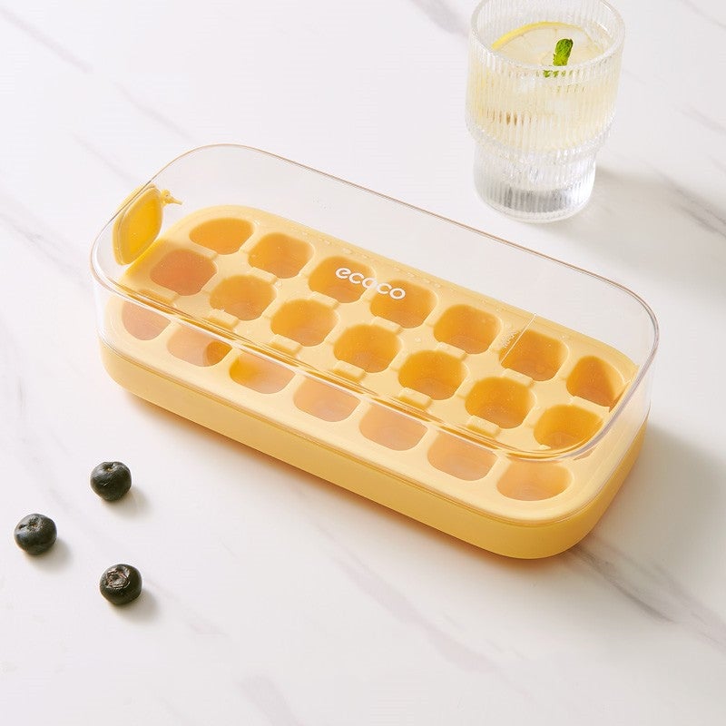 Eiswürfelform mit Pressmechanismus