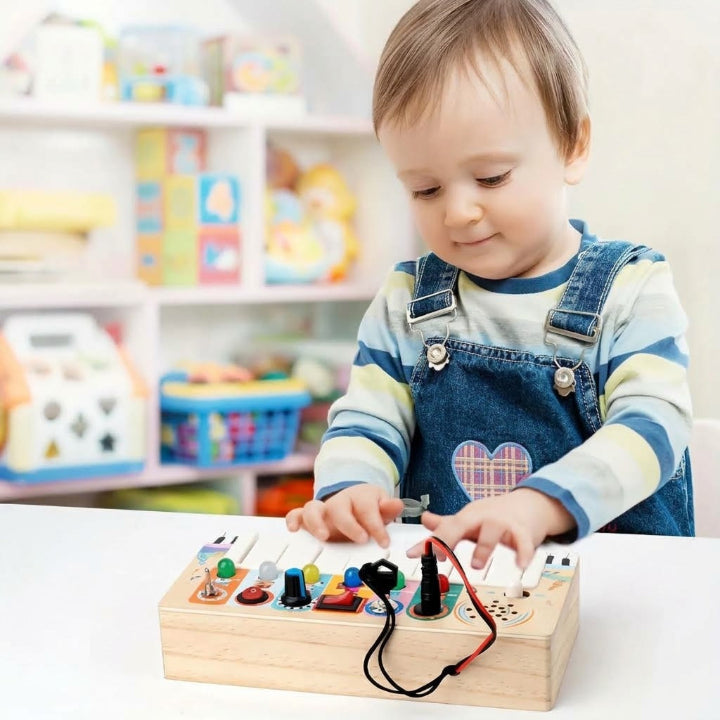 Baby Klavier aus Holz mit Activity-Board, 8 Tasten, Licht & Sound, ab 1 Jahr