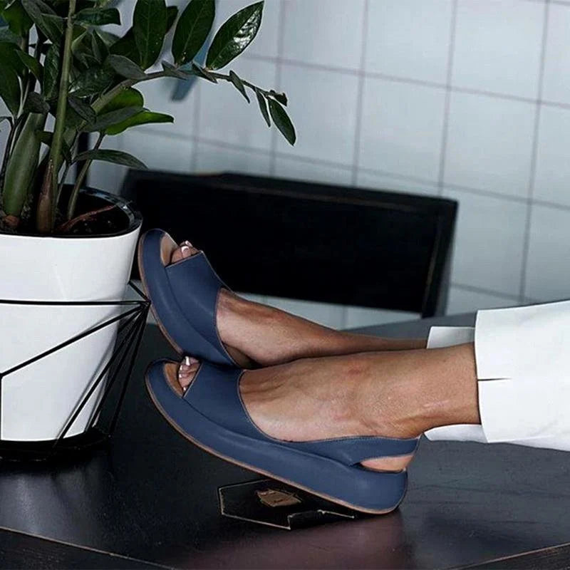 Comfort sandals for women with low heels – Orthopedically inspired