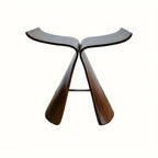 Vlinder-Hocker aus massivem Holz – Zeitloses Design