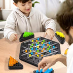 Strategiespiel Dreieck-Schach mit Ketten-Mechanik