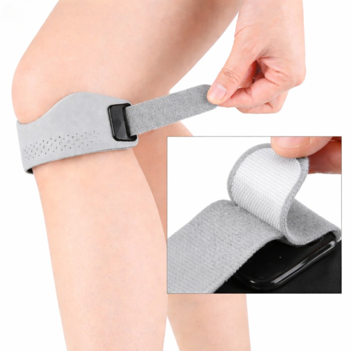 Knee brace with silicone patella support