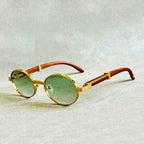 Round sunglasses with wooden temples