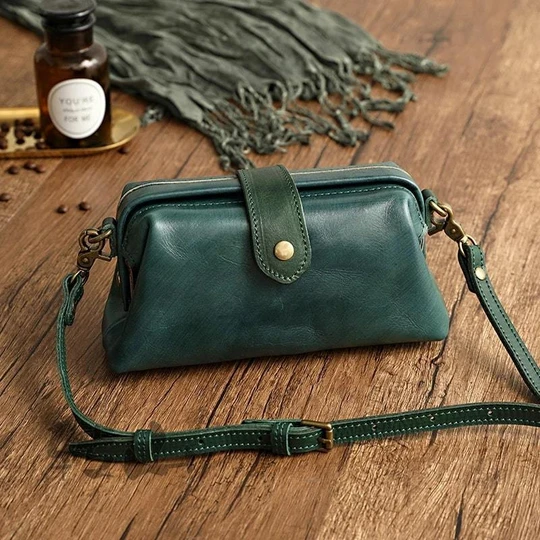 Leder-Handtasche im Retro-Stil – Handgefertigt