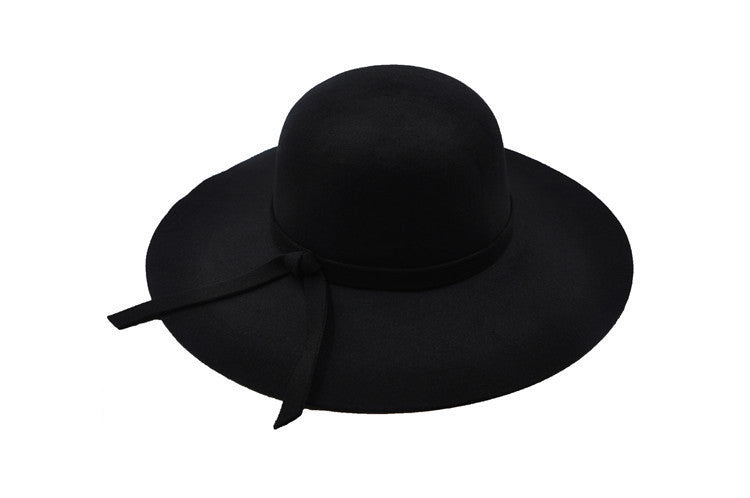 Women's fabric hat with wide brim – lightweight and breathable