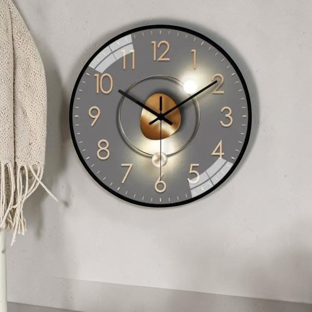 Silent wall clock Ø 20 cm – glass cover & metal hands, no ticking