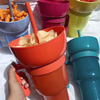 Getränkebecher mit Snackfach – 1 Liter Fassungsvermögen