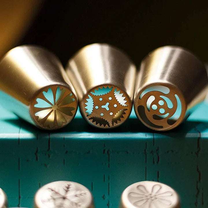 Tulip Piping Tip Set – 12 Pieces with Silicone Piping Bag & Adapter