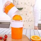 Citrus juicer with 300 ml collection container – BPA-free