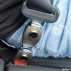 Seatbelt extension with locking mechanism