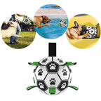 Hundeball Fußball schwimmend mit Pfotenmuster