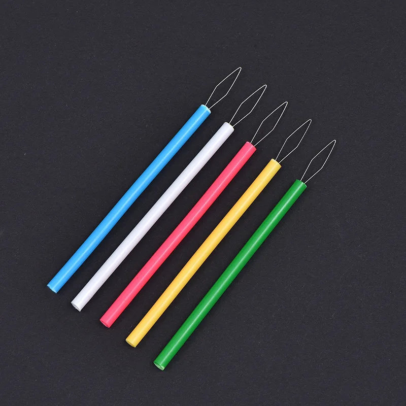 Ergonomic Needle Threader for Effortless Threading