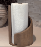Küchenrollenhalter aus Holz mit Metallstab