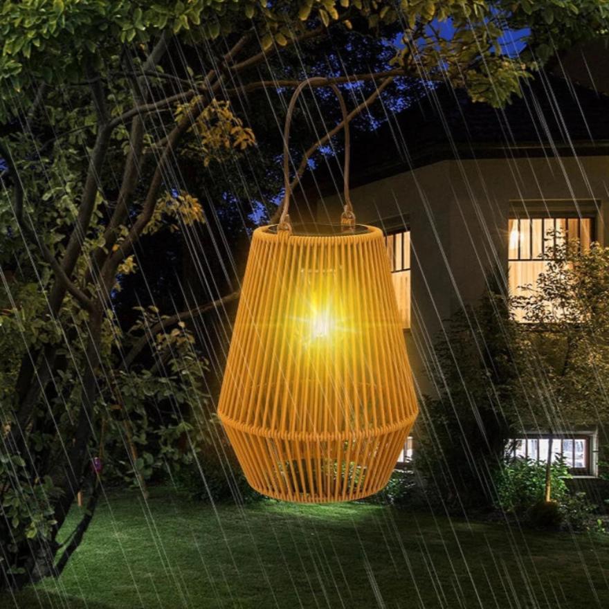 Solar-Gartenleuchte handgewebt mit warmem Licht