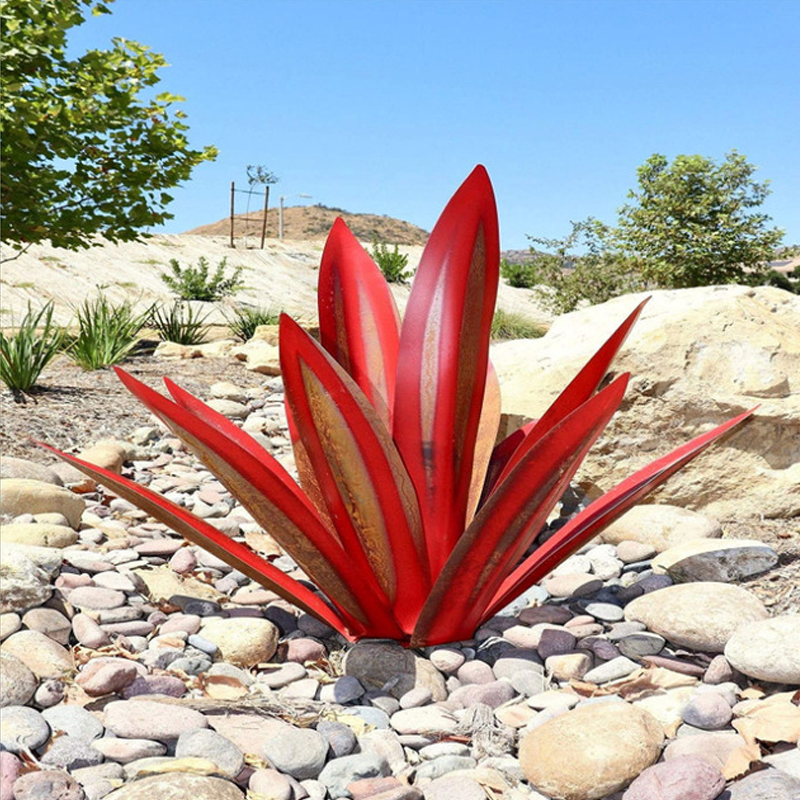Solar agave lamp metal – Handmade for garden and terrace