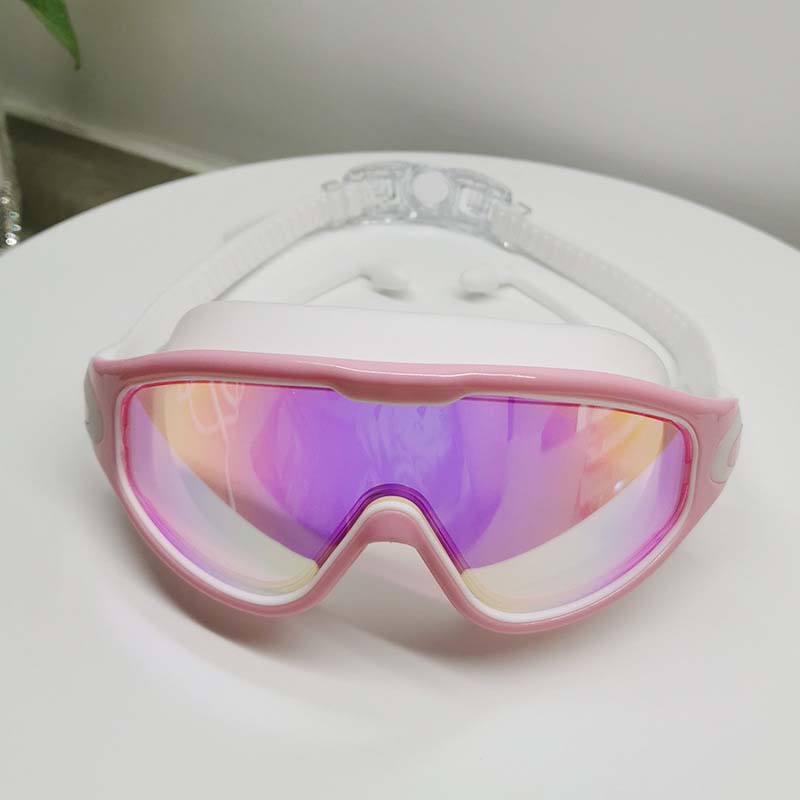 Swimming goggles with 180° field of view and anti-fog