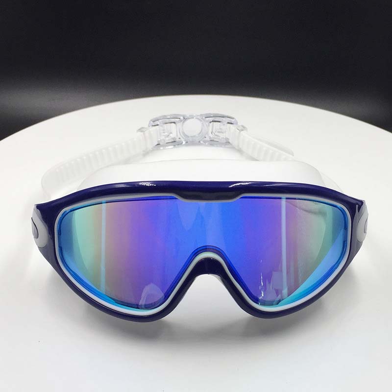 Swimming goggles with 180° field of view and anti-fog