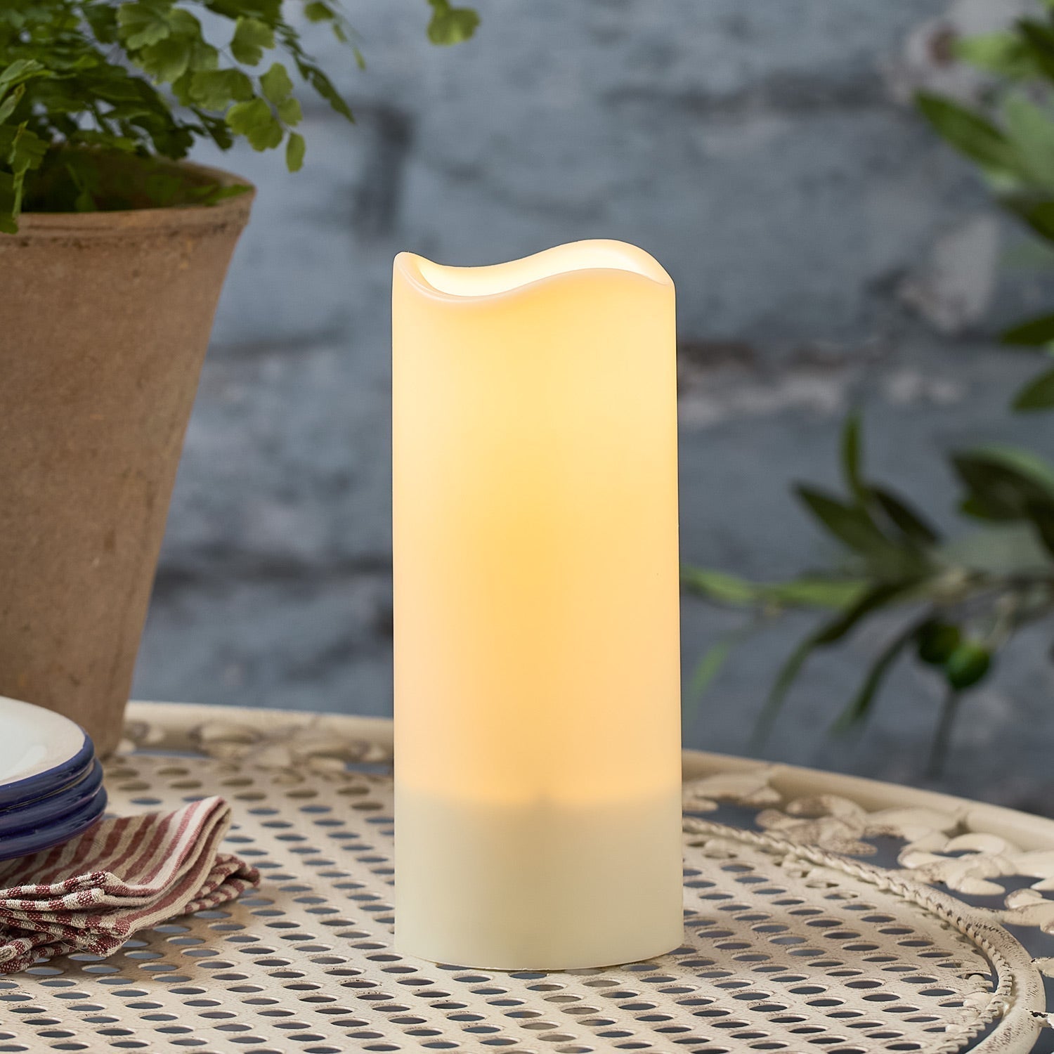 LED-Solarkerzenmit warmweißem Licht