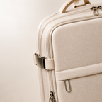 Business-Rucksack mit USB-Anschluss und 180°-Öffnung