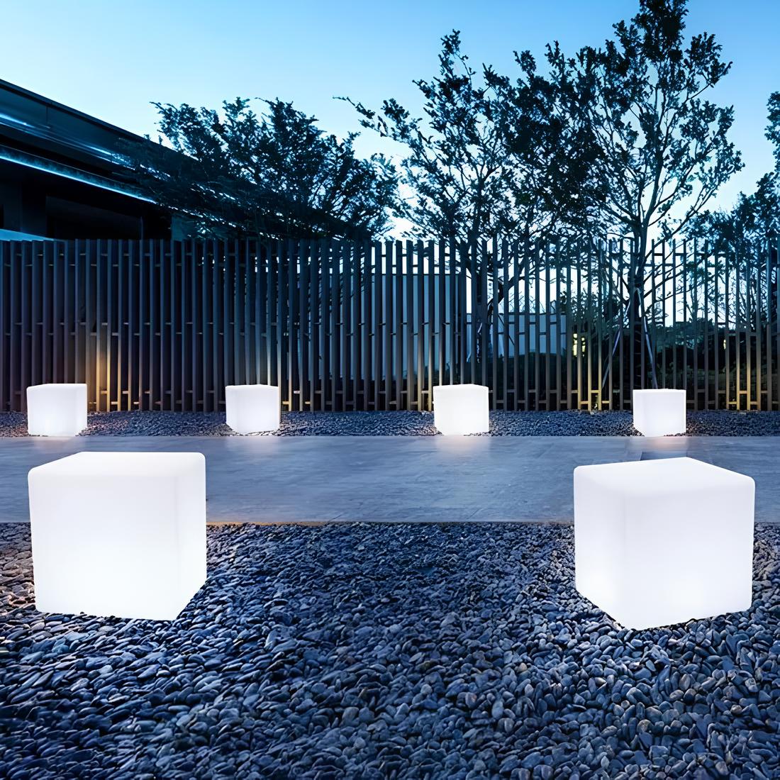 LED-Würfelleuchte für Garten und Terrasse mit Fernbedienung