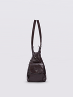 Handtasche mit Reißverschlusstaschen und abnehmbarem Trageriemen