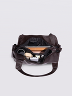 Handtasche mit Reißverschlusstaschen und abnehmbarem Trageriemen