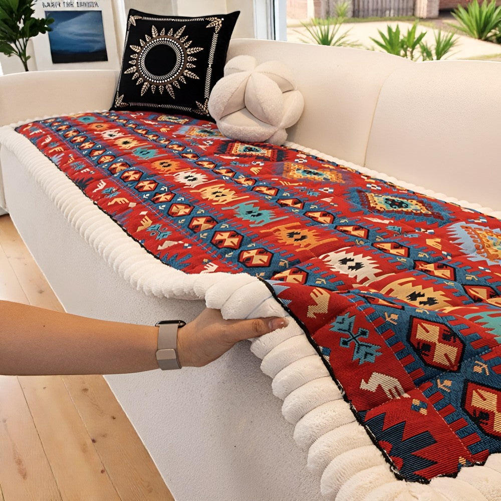 Quilted sofa cover with ethnic pattern – Non-slip