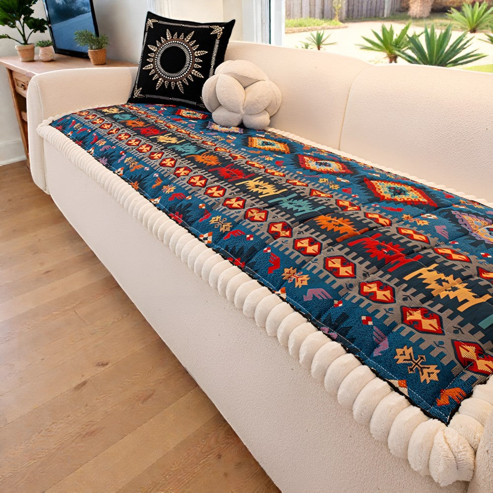 Quilted sofa cover with ethnic pattern – Non-slip
