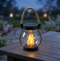 Solar-Flammenlaterne mit echtem Flackereffekt — Stimmungslicht für Garten & Terrasse