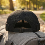 Breathable mesh cap with buckle closure, adjustable from 55–60 cm, 42 g – for sports, running, and everyday use