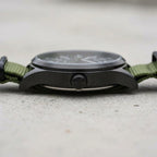 Herrenuhr im Military-Stil mit NATO-Armband, 4,2 cm, 24-Stunden-Anzeige