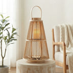 Rattan Laterne mit LED-Kerze, handgeflochten, flammenlos — in Oval, Rund oder Pyramide