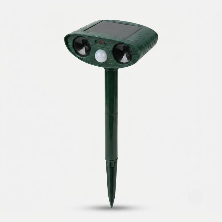 Ultrasonic Animal Repellent Solar – Motion Detector Against Raccoons