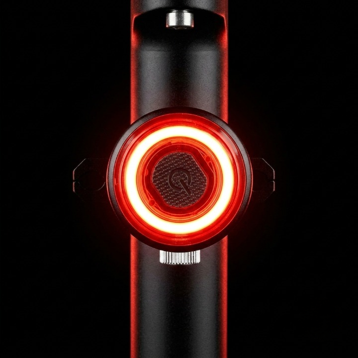 Bicycle rear light with intelligent brake sensor